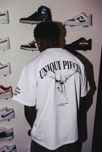 Lade das Bild in den Galerie-Viewer, Unique Pieces Heavy Tee Angel Print

